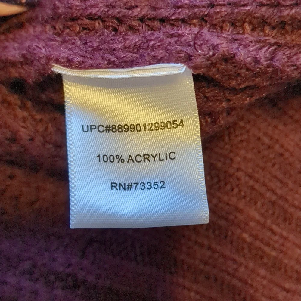 It's Our Time Burgundy Sweater Size M - Picture 4 of 4